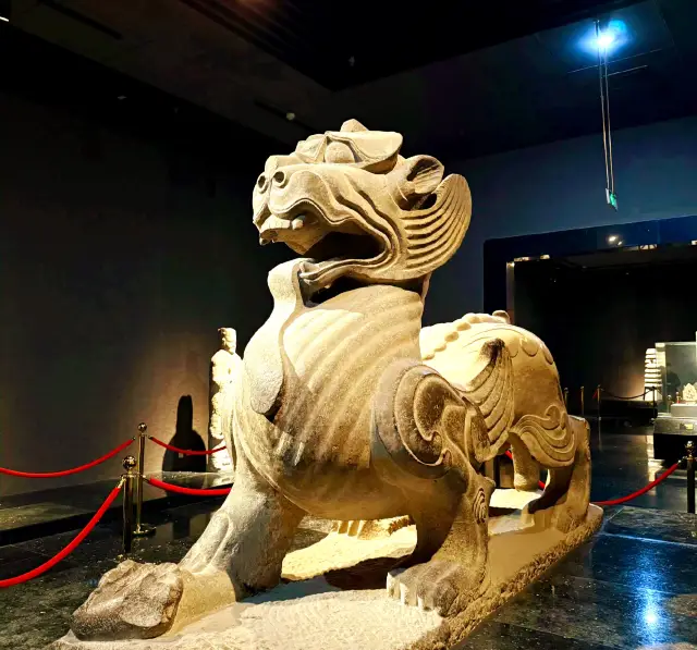 Nghệ thuật chạm khắc đá Trung Quốc ở hang động Long Môn - nơi tuyệt vời để kế thừa văn hóa Phật giáo.
