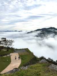 漫步天空之城。