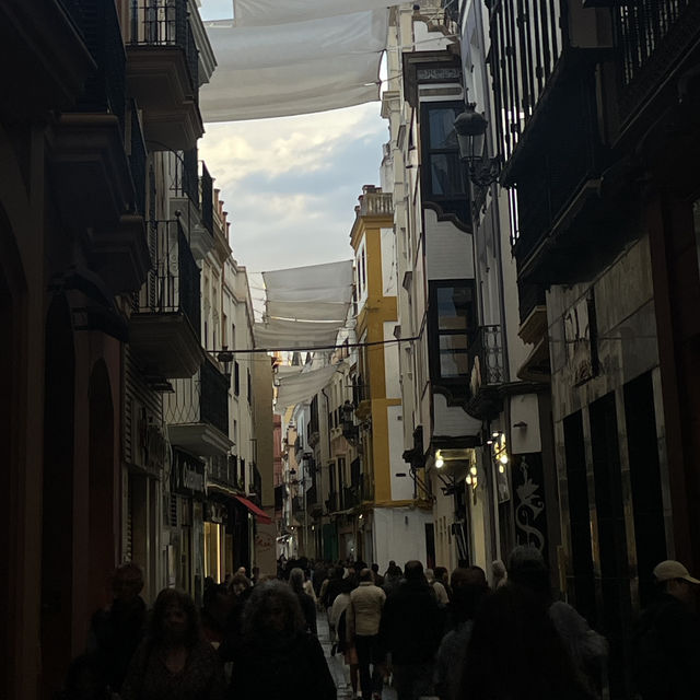 Sevilla: A Passionate Dance of History and Culture 💃✨