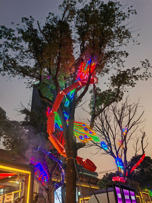 魔都的年味已到位，就在今潮8弄