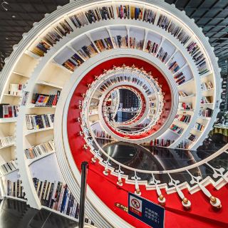 Such a beautiful bookstore in Shenzhen, why not promote it?