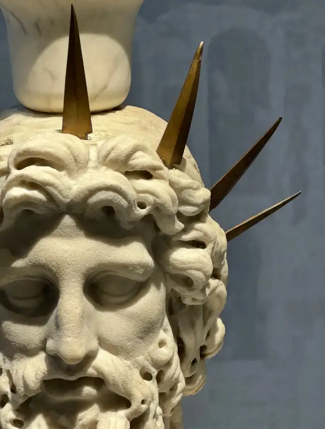 신들의 강림 - "내가 누군지 맞춰봐"