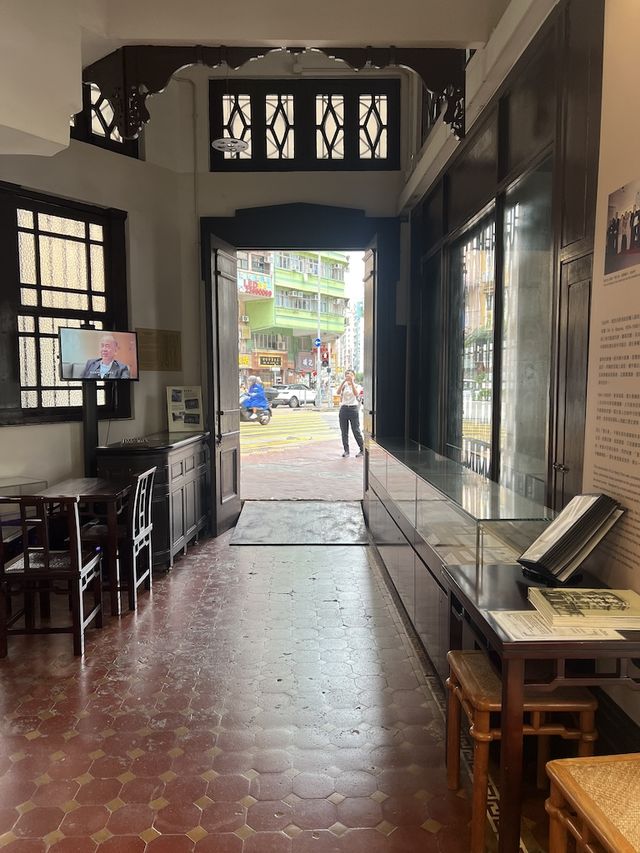 A Heritage of Chinese Medicine — Lui Seng Chun in Hong Kong A Heritage of Chinese Medicine — Lui Seng Chun in Hong Kong