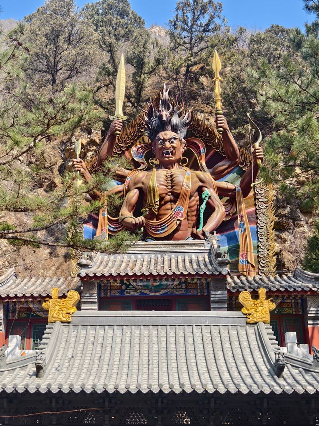徒步穿越白瀑寺