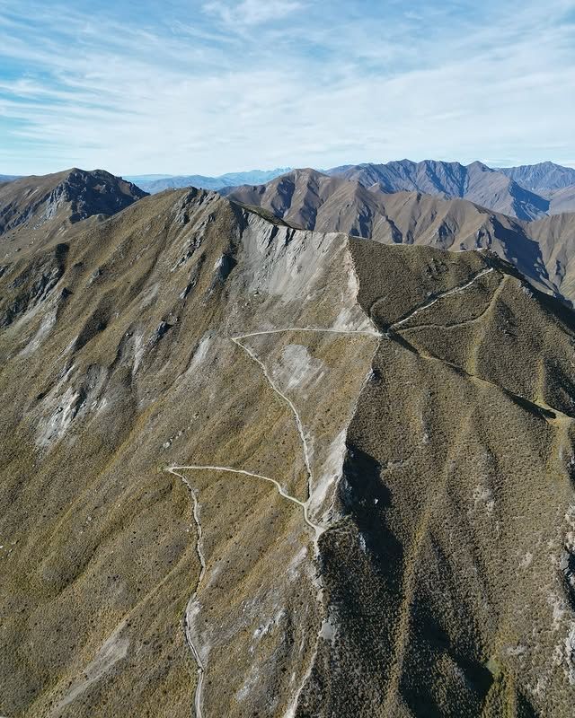 法默斯山峰步道 | 阿卡羅阿隱藏的秘境步道