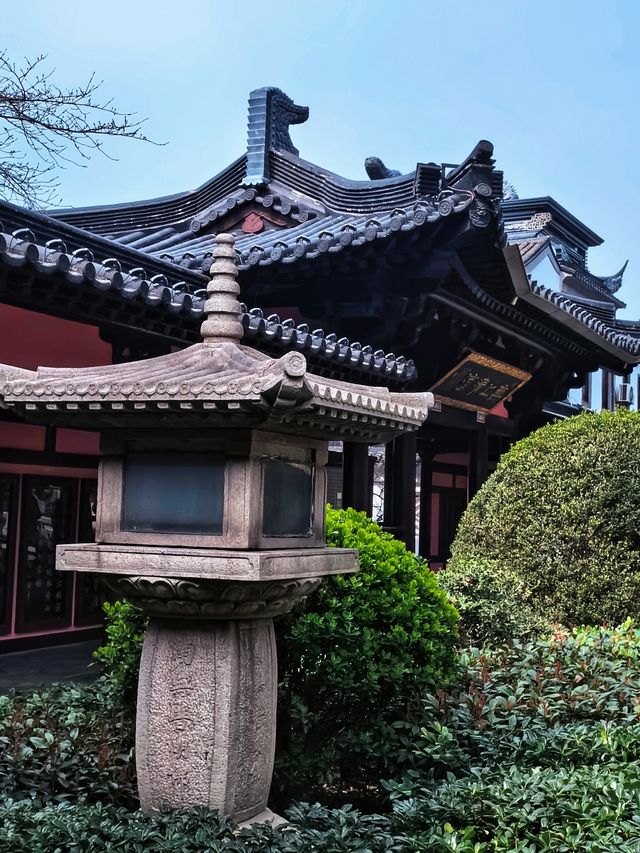 姑蘇城外，夜泊楓橋悟禪心。
