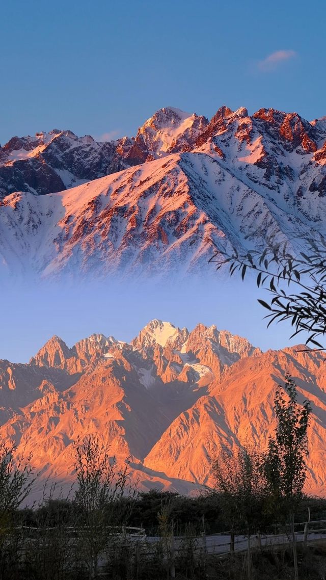 白沙湖十二時辰：從星垂平野到日照金山