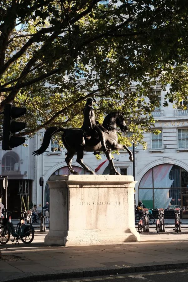 A Perfect Farewell to London at Trafalgar Square