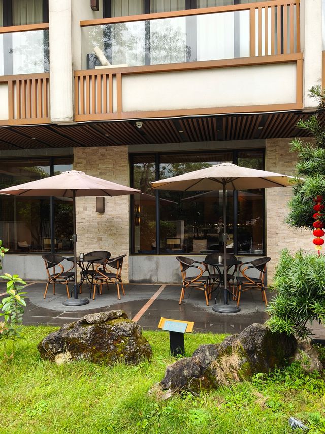 2025年入住山水畫般的酒店，享受美好旅程
