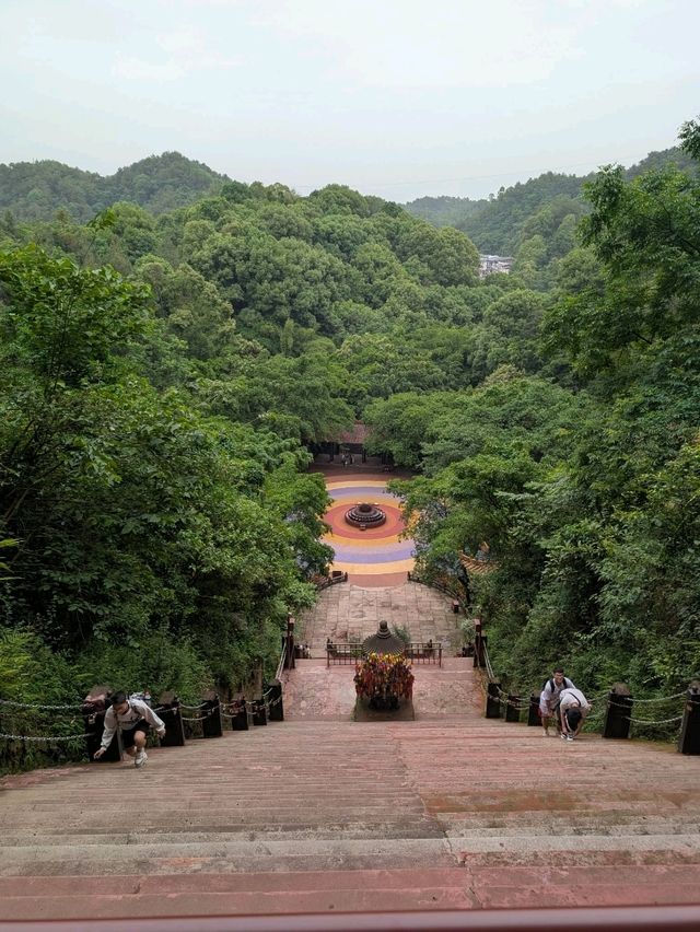The Giant Budda of LeShan: A Sight to Behold 🪷