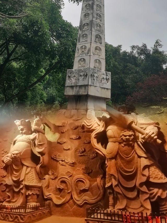 喺樂山，必推薦嘅東方佛都，體驗唔同文化