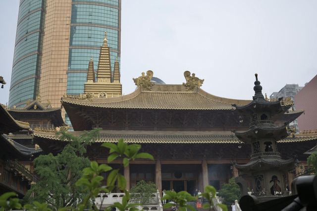 上海一煌びやかなお寺　静安寺