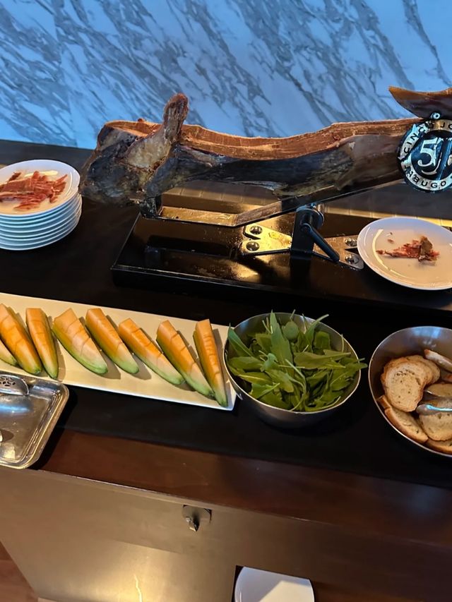 南京麗思卡爾頓酒店     可俯瞰南京城