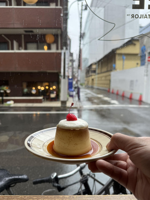 🌧️东京雨天治愈系探店！人形町木质咖啡屋的美味暴击☕️