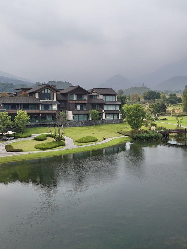 暑假去峨眉山，唔住呢間酒店真係太可惜啦