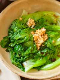目前嚟講，呢間餐廳嘅牛肉餐同菜式都好正