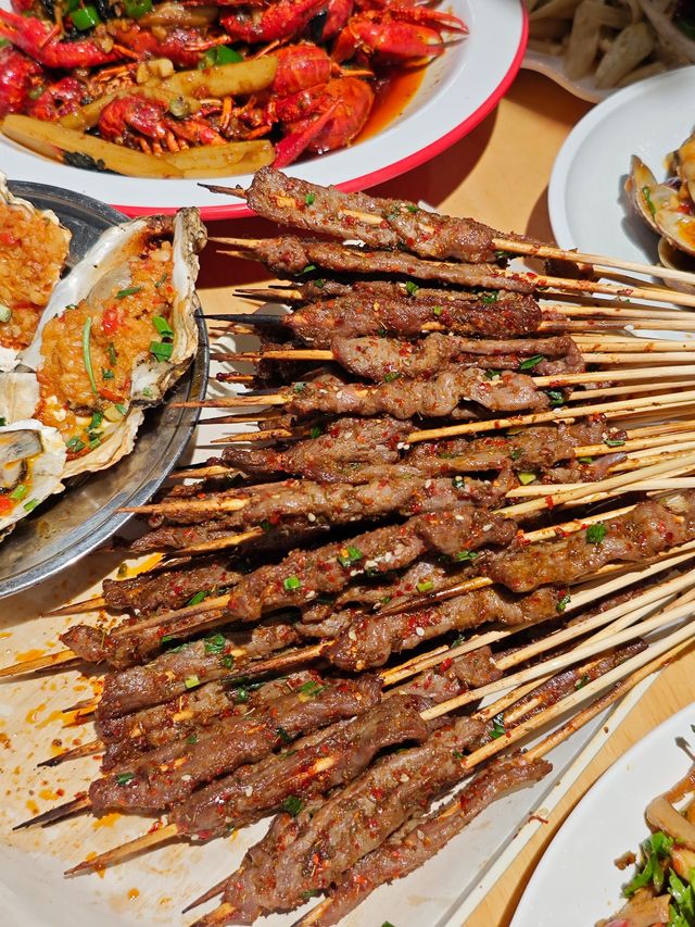 武漢！1蚊/串嘅炭烤鮮牛肉·平到難以置信