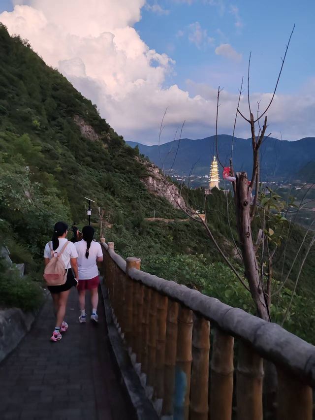 被脆李與美景包圍的度假天堂。