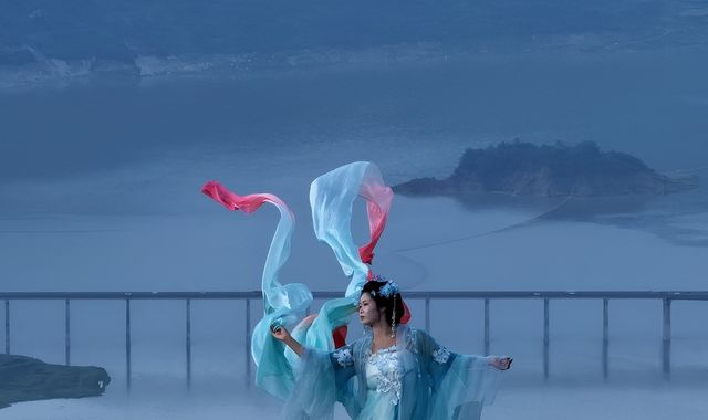 喺25℃嘅山頂雲端  睇日出追晚霞