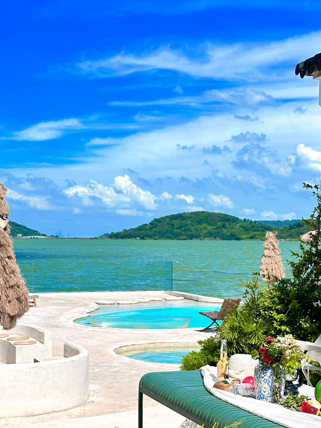 夏日炎炎，解鎖無邊際泳池嘅絕美POSE，湖景民宿