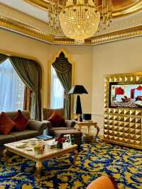  Sudah lama nggak mau pindah dari hotel tepi pantai ini di Jeddah, Arab Saudi! 