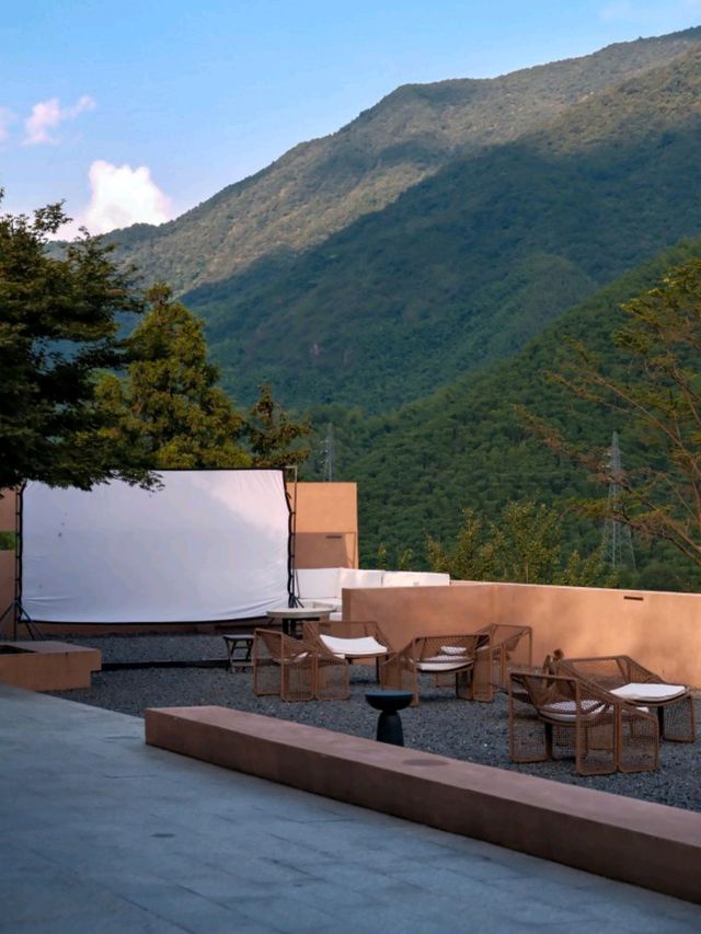 竹林秘境裡的侘寂溫泉美學 竹林秘境裡的侘寂溫泉美學