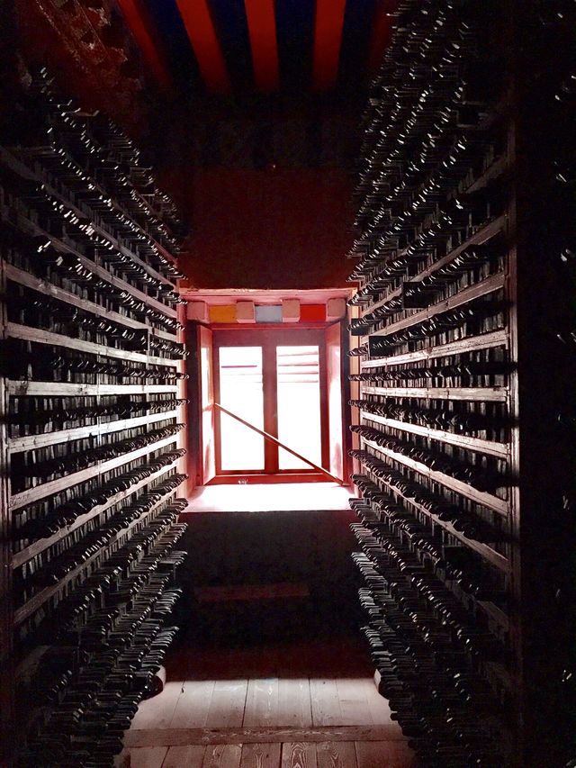 德格印經院,經版在暗室裡沉睡,文化在藏紙上流傳 德格印經院,經版在暗室裡沉睡,文化在藏紙上流傳