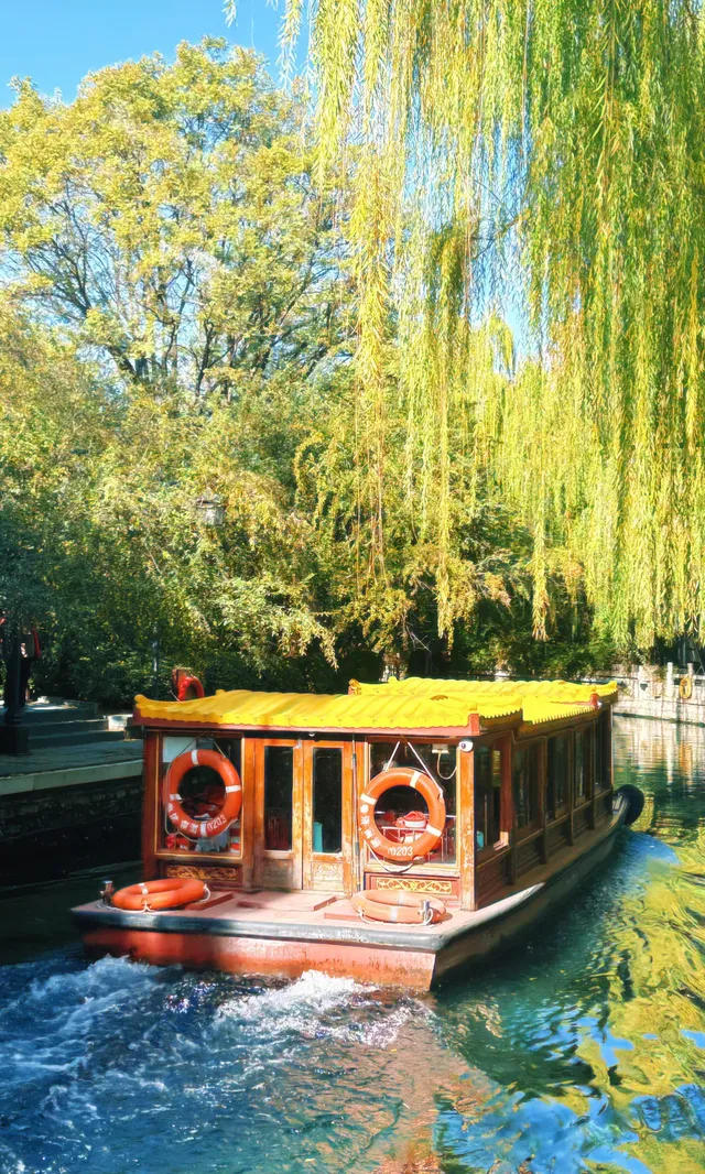 濟南五龍潭I live 這裡的泉水會“發光” 濟南五龍潭I live 這裡的泉水會“發光”