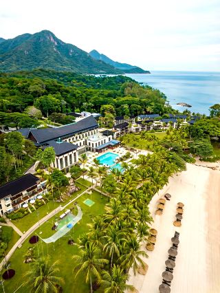 最高！Club Medで空中ヨガを体験し、ゼリーのような海を眺めて言葉を失うほど美しい