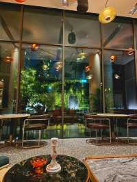 Quirky Theme with Excellent Service but Minor Flaws