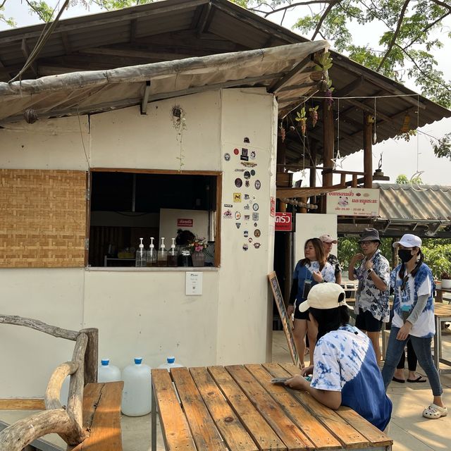 ฮักเมืองคอง ร้านกาแฟสุดชิวริมน้ำ