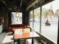 IM En Ville อิ่มในเมือง ☕️✨ คาเฟ่สุดคลาสสิกย่านพระ