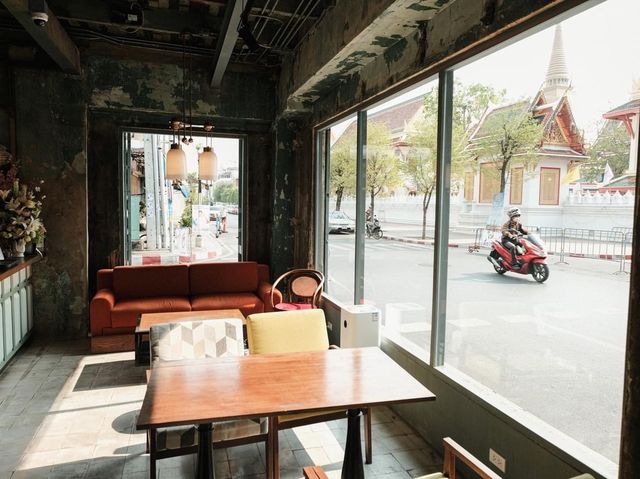 IM En Ville อิ่มในเมือง ☕️✨ คาเฟ่สุดคลาสสิกย่านพระ
