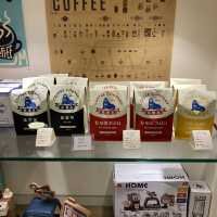 ソウル「明洞コーヒーハウス」のアイスラテが可愛い&生クリームとコーヒーの苦みが最高に美味しい