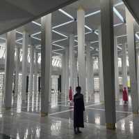 쿠알라룸푸르의 최고명소, 국립 모스크(Masjid Negara)