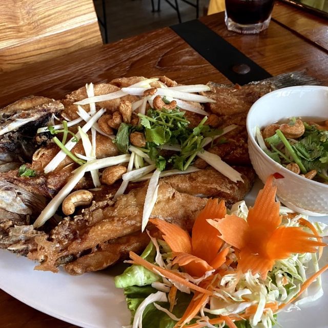 คาเฟ่ ร้านอาหาร ที่พัก ครบจบในที่เดียว