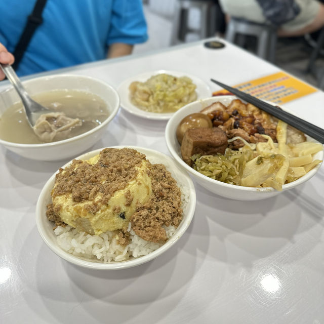 【高雄美食】君腿庫飯