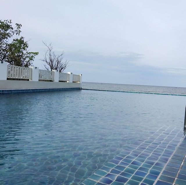 •  The Rock Hua Hin Beachfront Resort ⛲️✨