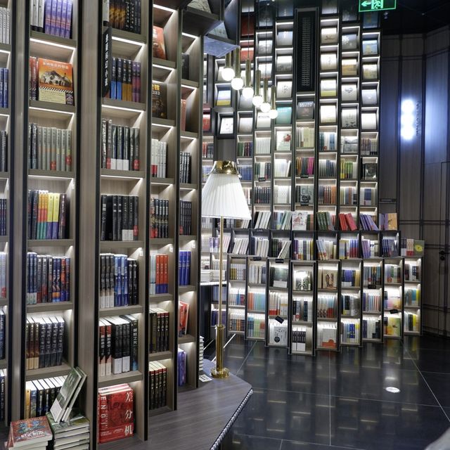 深圳最美書店，走進科幻世界的鐘書閣 