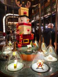 Churchill’s Boutique at the Londoner 🌰🥜🫘