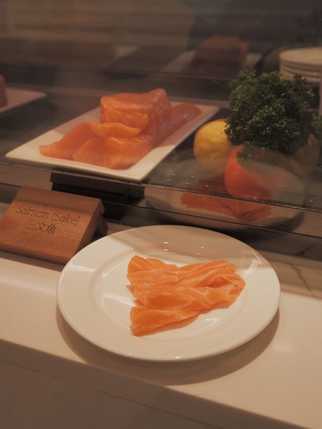 屯門高質自助餐，三文魚和南瓜湯最出色 