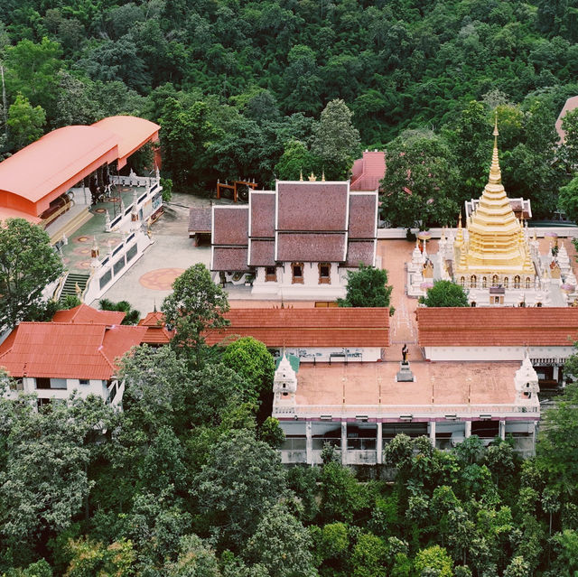 วัดพระธาตุดอยเวียงชัยมงคล