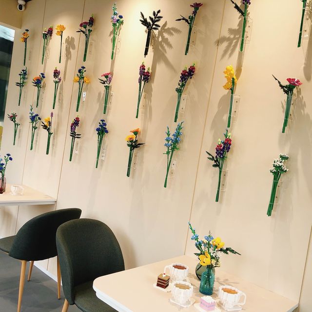 浪漫🈵️屋·樂高「花」現愛咖啡屋📍 Eslite Xinyi Store 誠品信義店