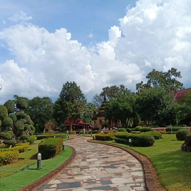 วัดเนรมิตวิปัสสนา วัดสวยด่านซ้าย