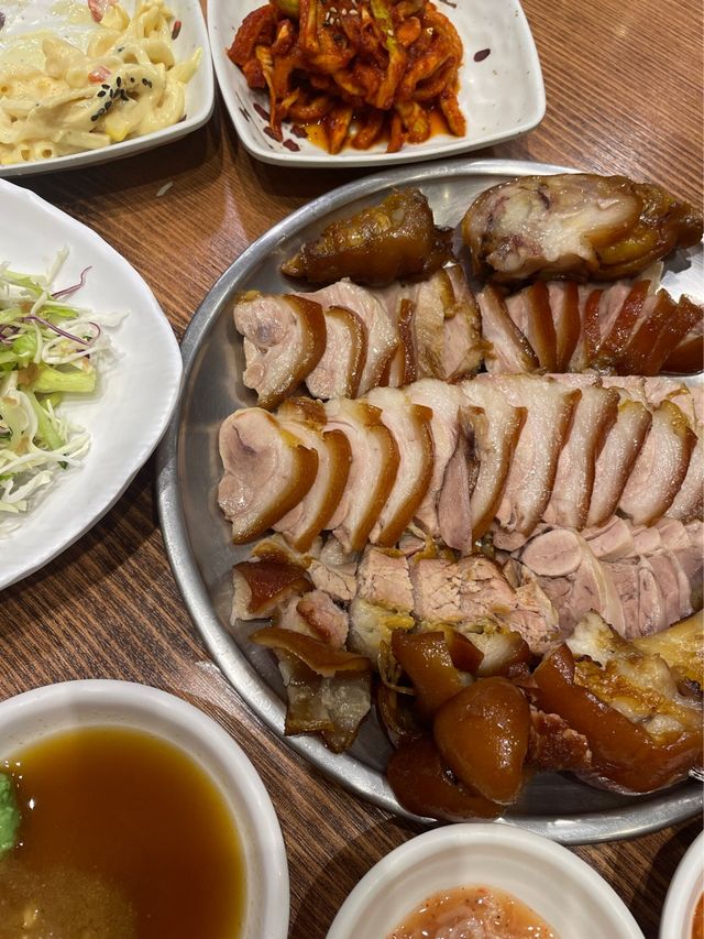 [부산] 남포동에서 가장 유명한 족발 홍소족발