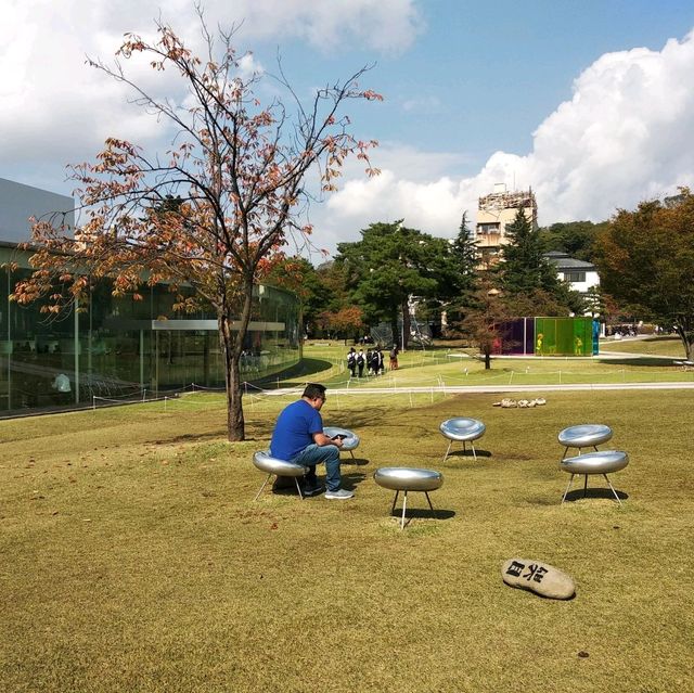 金澤21世紀美術館、兼六園