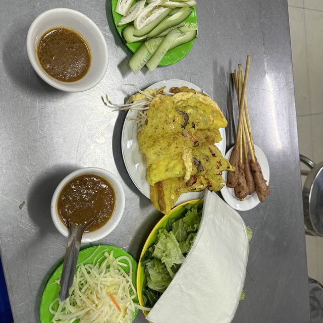 地道爆滿的巷仔越南煎餅