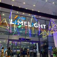 เดินคลายร้อนที่ห้างในเมืองภูเก็ต Limelight Avenue