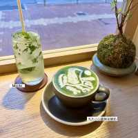 【#莎拉荃灣搵食】日系風格Cafe ｜Pick Me Up甜品配上大鵬展翅Green Tea Latte