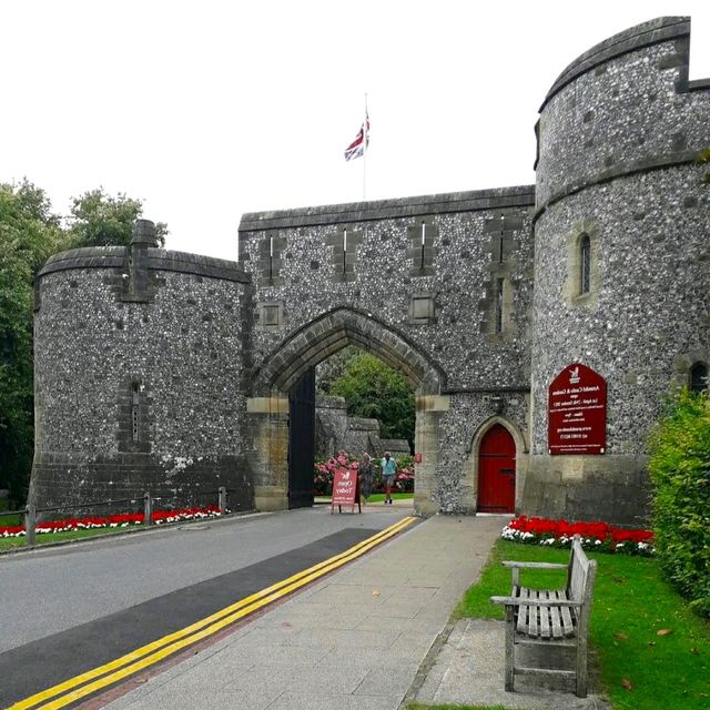 ARUNDEL CASTLE - STUNNING GOTHIC STYLE CASTLE!